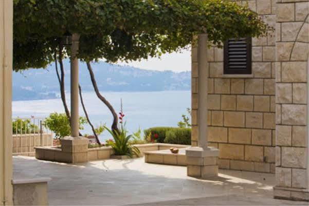 Guest House Burin Mlini Exterior photo